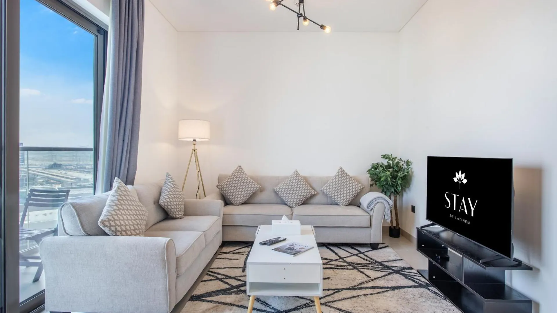 Stay By Latinem Luxury 1Br Holiday Home Cvr A609 Near Burj Khalifa Dubai